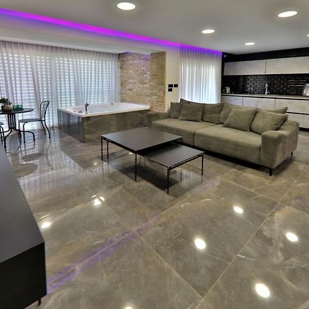 דירות חיפה שקיעה בים 75 - דירת נופש יוקרתית עם ג'קוזי ליד הים מראה חיצוני תמונה